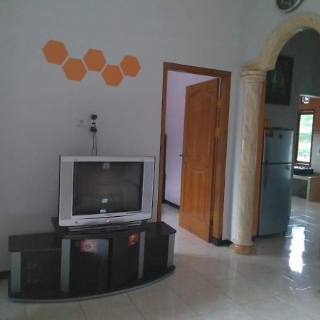 Villa Trijaya Batu  Bagian luar foto