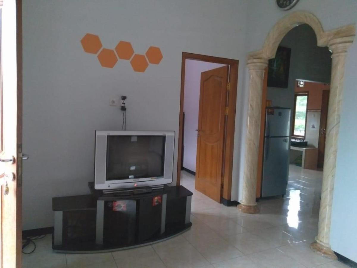 Villa Trijaya Batu  Bagian luar foto